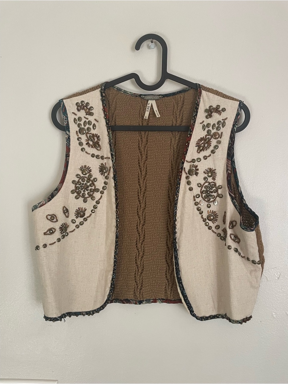 Gimmicks by BKE Beaded Linen Boho Cable Knit Back Vest Sz Large Buckle Festival
